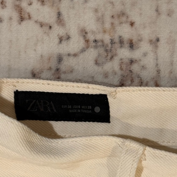 Zara Women's Off-White Straight Leg Jeans - Picture 2 of 2